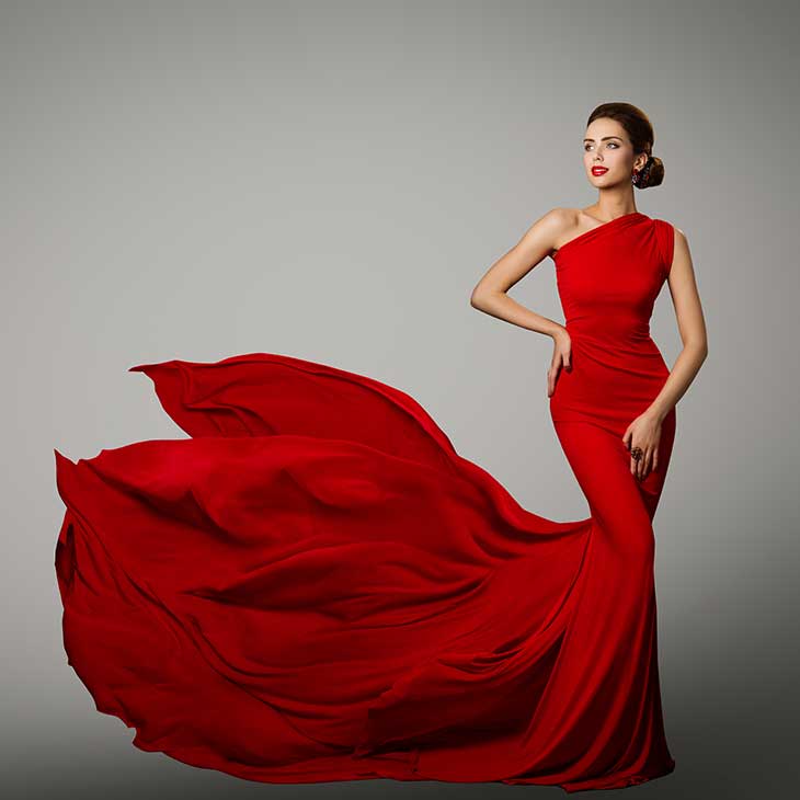 Mujer elegante vestido rojo