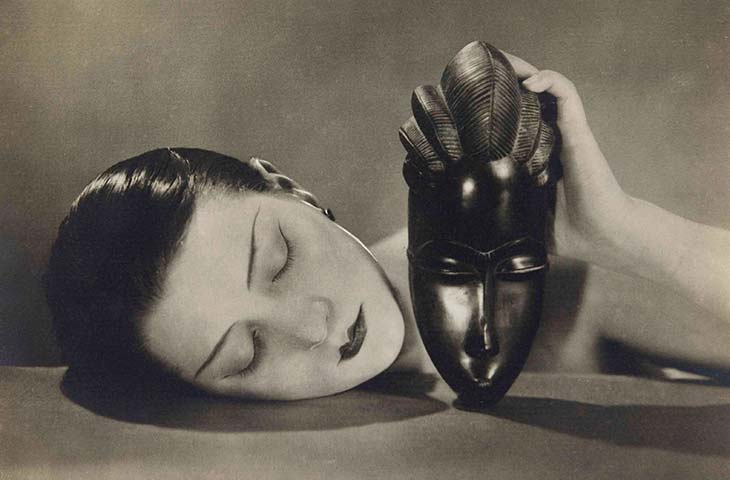 Noire et blanche man ray