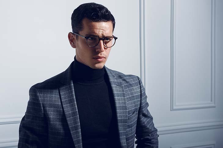 Hombre elegante de negocios con gafas